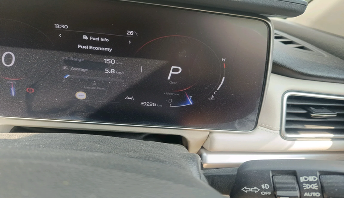 2022 Mahindra XUV700 AX 7 LUXURY D AT 7 STR, Diesel, Automatic, 39,226 km, interior