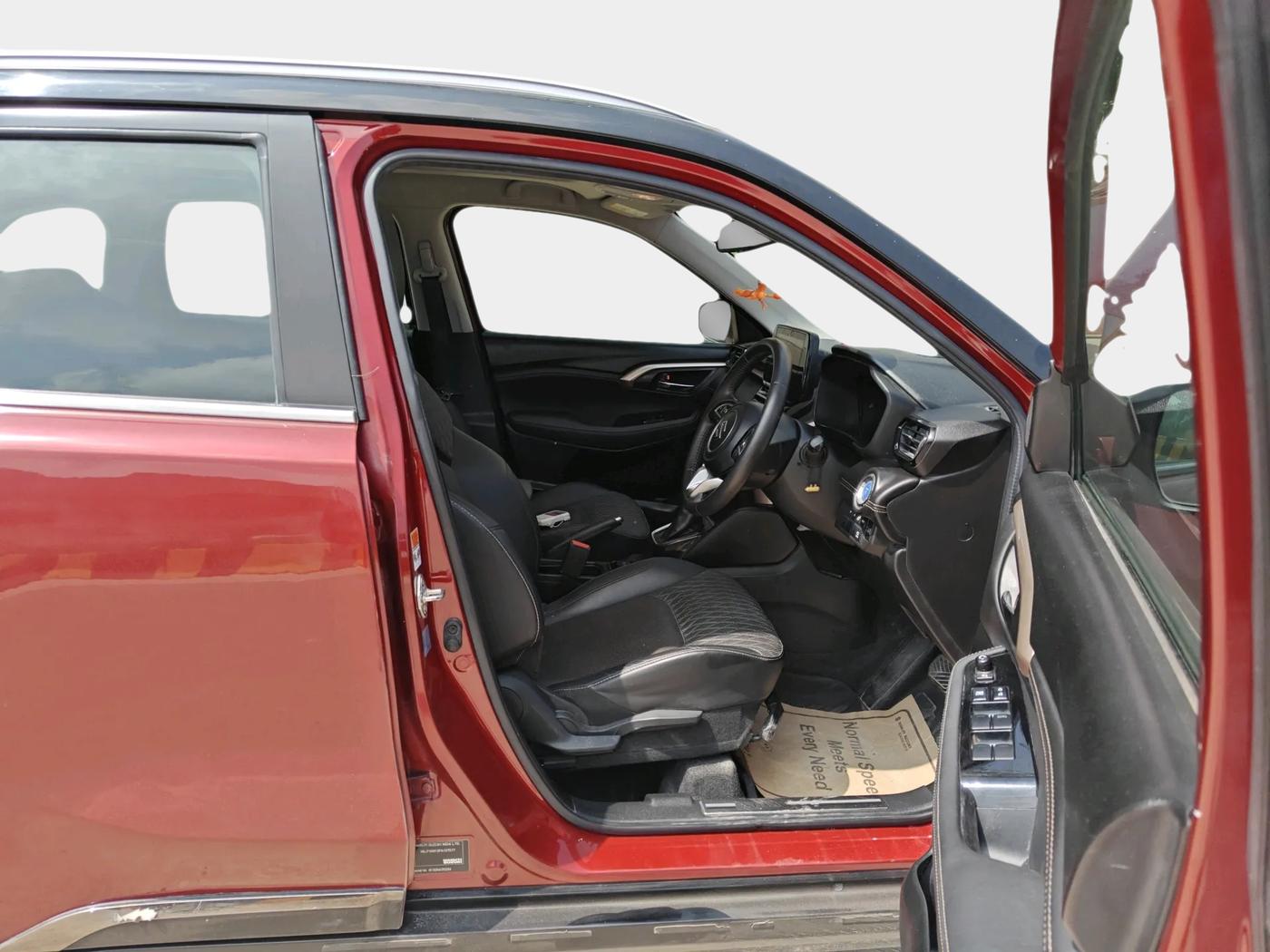 2023 Maruti Grand Vitara ALPHA PLUS HYBRID ECVT DUAL TONE , Hybrid, Automatic, 76,827 km, interior