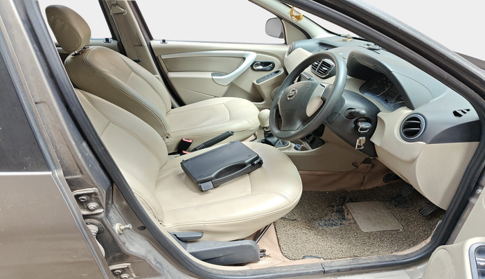 2015 Nissan Terrano XL D PLUS, Diesel, Manual, 1,19,106 km, interior