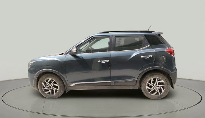 2022 Mahindra XUV300 W8 (O) 1.2 PETROL AMT, Petrol, Automatic, 35,134 km, exterior