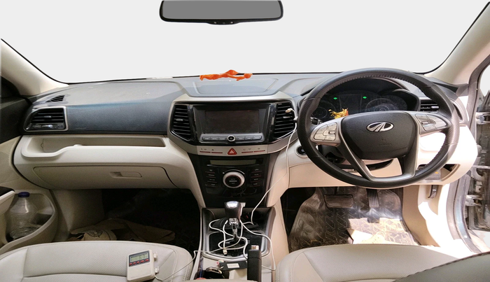 2022 Mahindra XUV300 W8 (O) 1.2 PETROL AMT, Petrol, Automatic, 35,134 km, interior