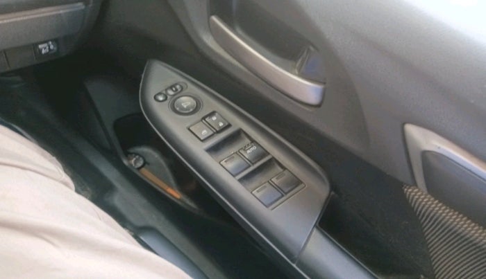 2018 Honda WR-V 1.5L I-DTEC VX MT, Diesel, Manual, 2,11,555 km, interior