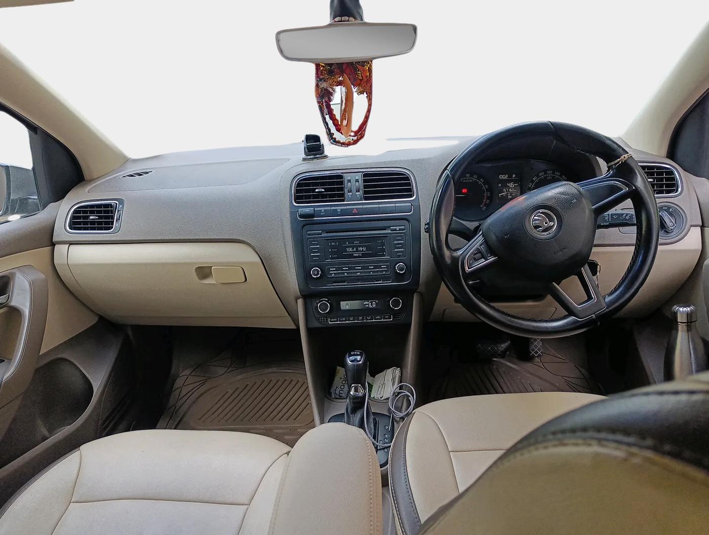 2016 Skoda Rapid STYLE 1.5 TDI AT, Diesel, Automatic, 1,59,000 km, interior