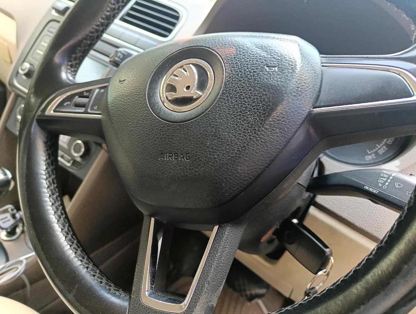 2016 Skoda Rapid STYLE 1.5 TDI AT, Diesel, Automatic, 1,59,000 km, interior
