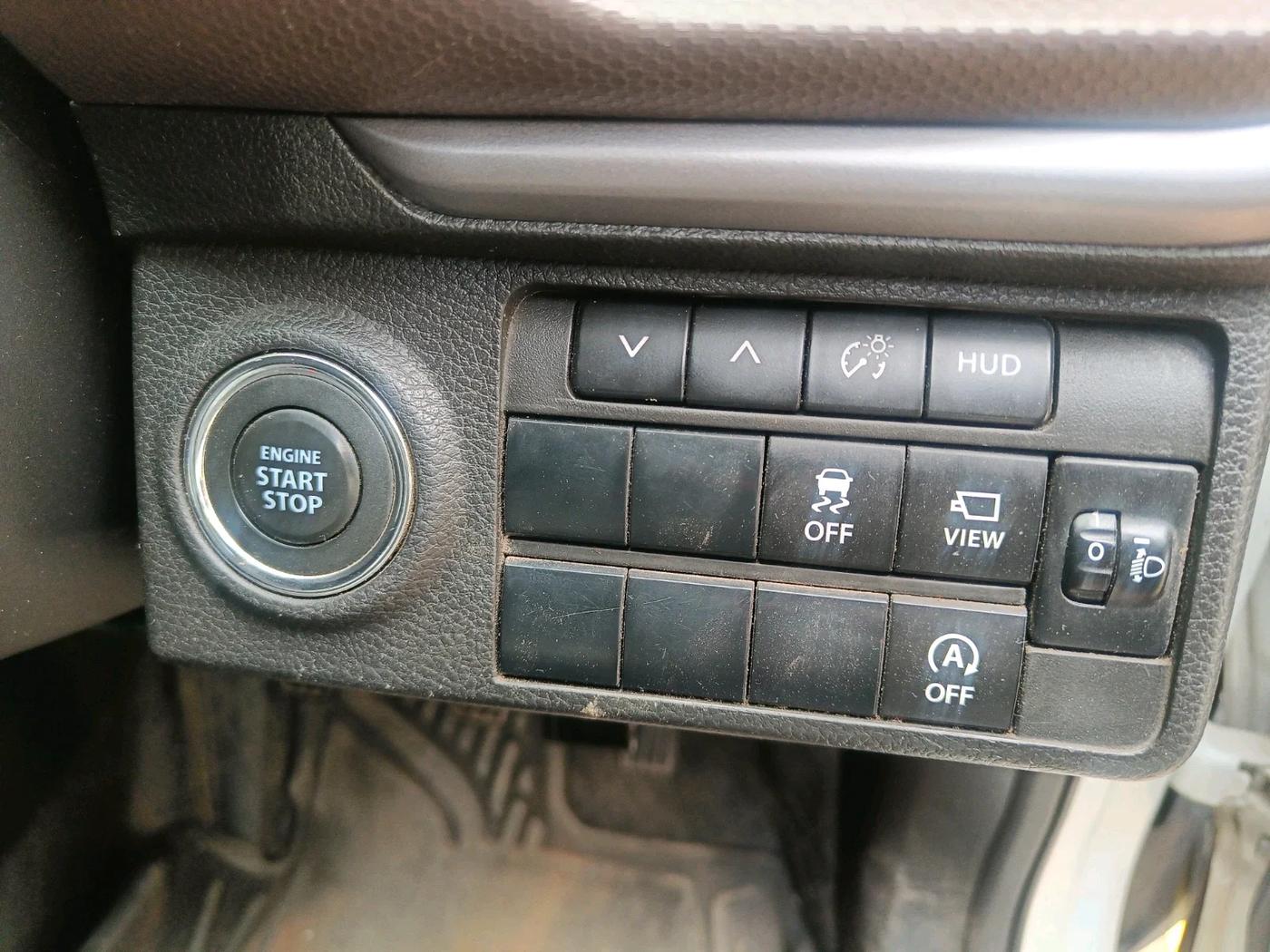 2022 Maruti BREZZA ZXI + SMART HYBRID, Petrol, Manual, 73,731 km, interior