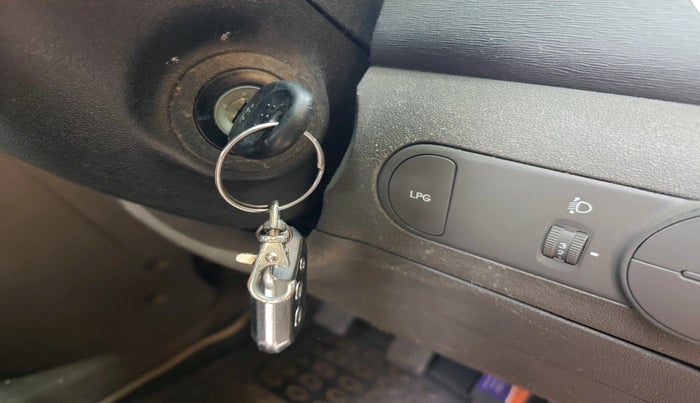 2012 Hyundai i10 MAGNA 1.1 LPG, Petrol, Manual, 67,370 km, interior