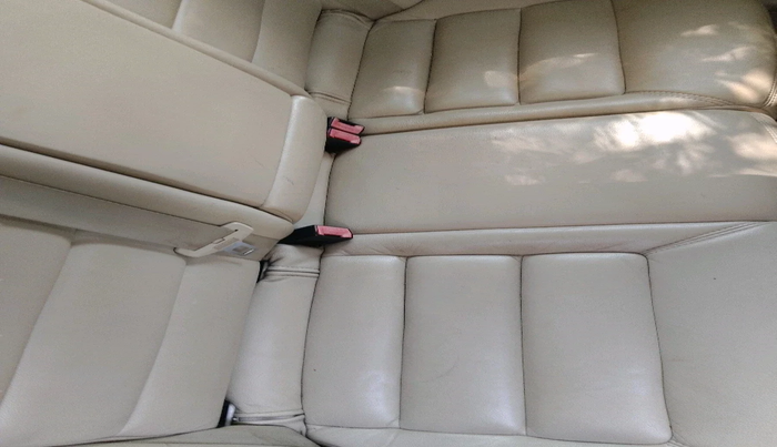 2010 Skoda Laura AMBIENTE 1.9 TDI MT, Diesel, Manual, 1,56,633 km, interior