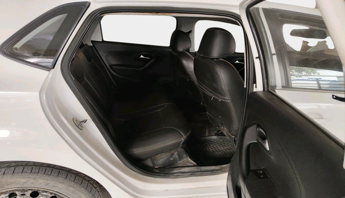 2018 Volkswagen Polo COMFORTLINE 1.0L MPI, Petrol, Manual, 1,25,976 km, interior