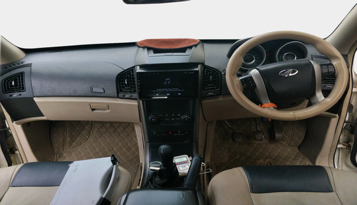 2015 Mahindra XUV500 W6, Diesel, Manual, 1,54,858 km, interior