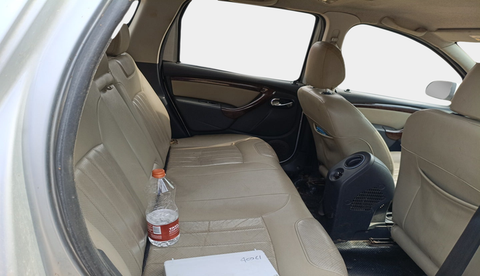 2013 Renault Duster 110 PS RXZ DIESEL, Diesel, Manual, 3,21,385 km, interior