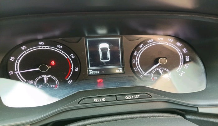 2021 Skoda KUSHAQ AMBITION 1.0L TSI MT, Petrol, Manual, 40,500 km, interior