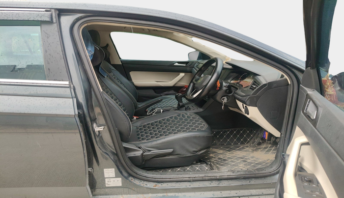 2022 Volkswagen VIRTUS COMFORTLINE TSI 1.0 MT, Petrol, Manual, 43,581 km, interior