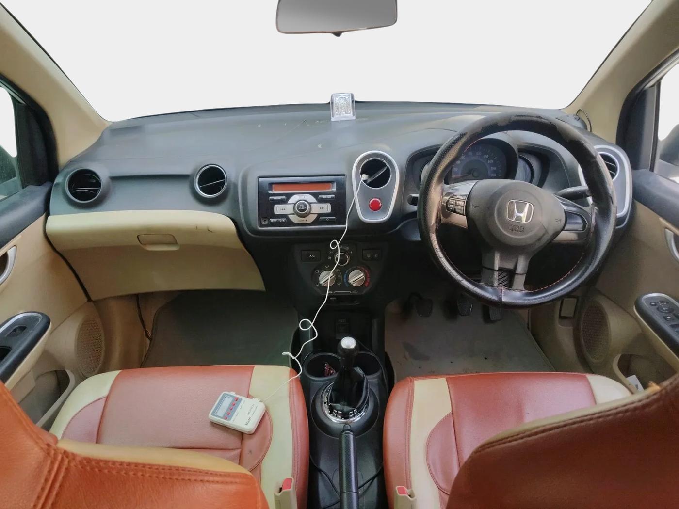 2014 Honda Mobilio 1.5L I-DTEC RS, Diesel, Manual, 1,69,707 km, interior