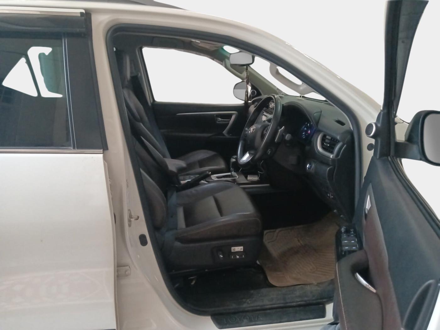 2019 Toyota Fortuner 2.8 4X4 AT, Diesel, Automatic, 27,929 km, interior
