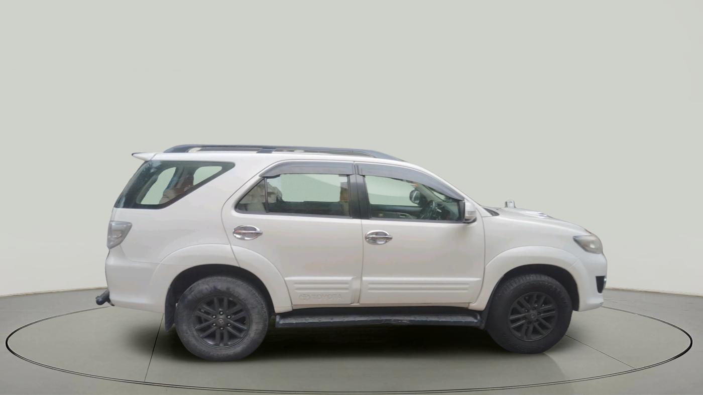 2015 Toyota Fortuner 3.0 4X2 AT, Diesel, Automatic, 1,99,254 km, exterior