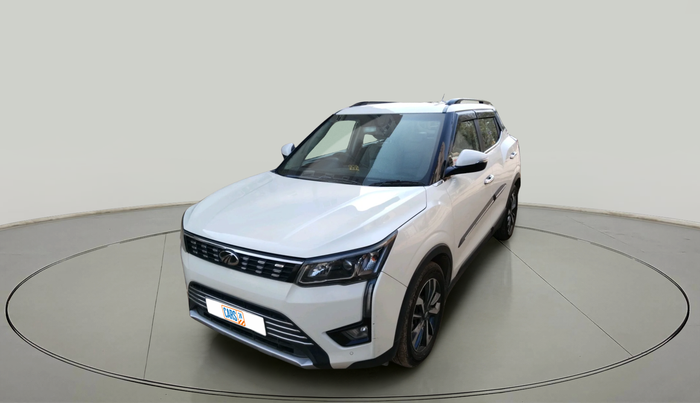 2020 Mahindra XUV300 W8 (O) 1.5 DIESEL, Diesel, Manual, 76,593 km, exterior