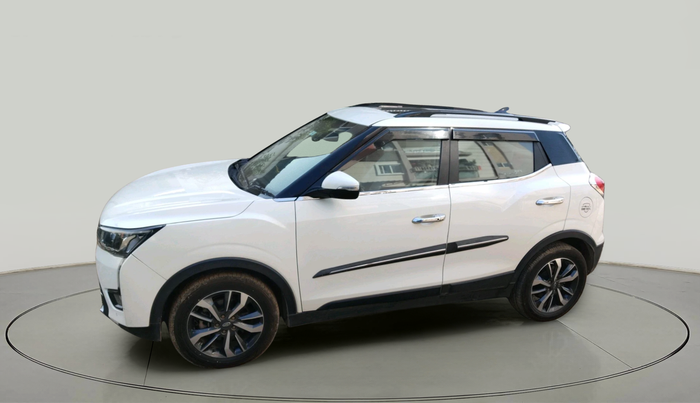 2020 Mahindra XUV300 W8 (O) 1.5 DIESEL, Diesel, Manual, 76,593 km, exterior