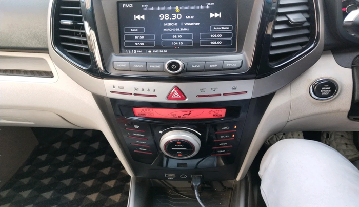 2020 Mahindra XUV300 W8 (O) 1.5 DIESEL, Diesel, Manual, 76,593 km, interior
