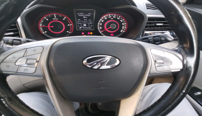 2020 Mahindra XUV300 W8 (O) 1.5 DIESEL, Diesel, Manual, 76,593 km, interior