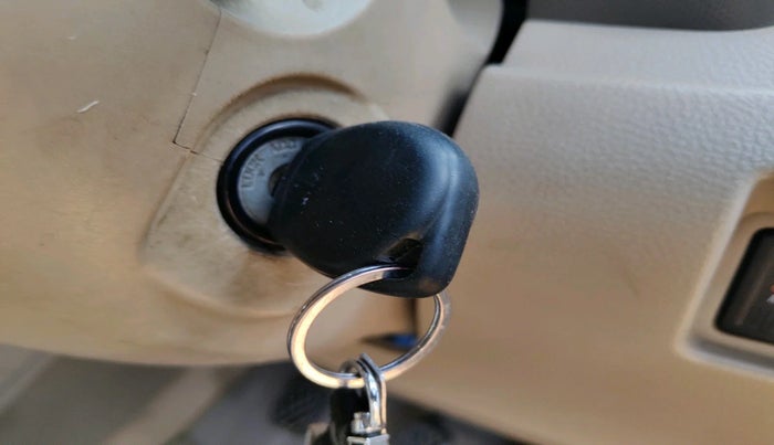 2014 Maruti Ertiga ZXI, Petrol, Manual, 1,22,589 km, interior