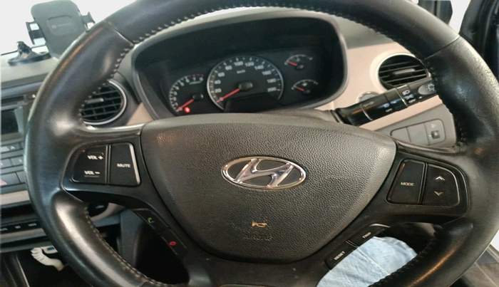 2014 Hyundai Xcent SX 1.2 (O), Petrol, Manual, 75,389 km, interior