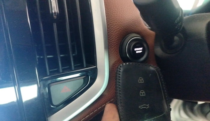 2022 MG HECTOR PLUS SHARP 1.5 PETROL TURBO HYBRID MT 6-STR, Petrol, Manual, 34,591 km, interior