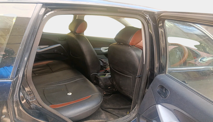 2011 Ford Figo TITANIUM 1.4 DIESEL, Diesel, Manual, 1,30,841 km, interior