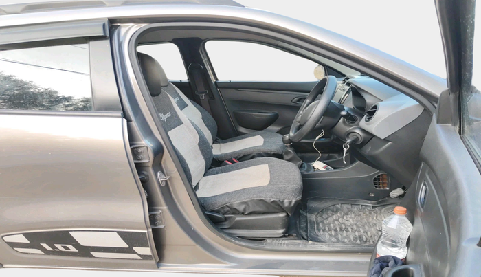 2017 Renault Kwid RXT 1.0, Petrol, Manual, 66,866 km, interior