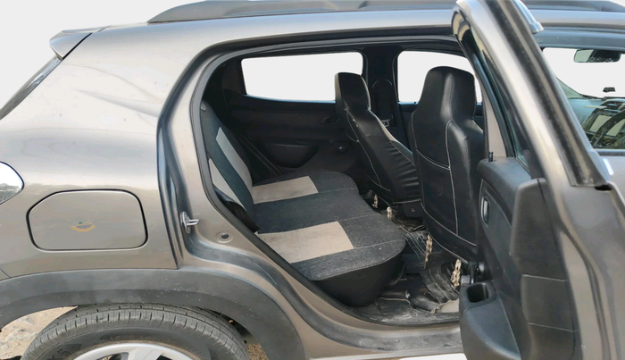 2017 Renault Kwid RXT 1.0, Petrol, Manual, 66,866 km, interior