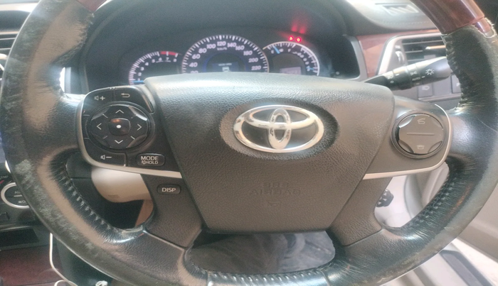 2014 Toyota Camry 2.5L AT, Petrol, Automatic, 2,14,231 km, interior