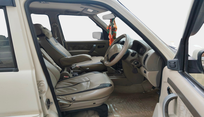 2013 Mahindra Scorpio VLX 2WD AIRBAG, Diesel, Manual, 1,90,212 km, interior