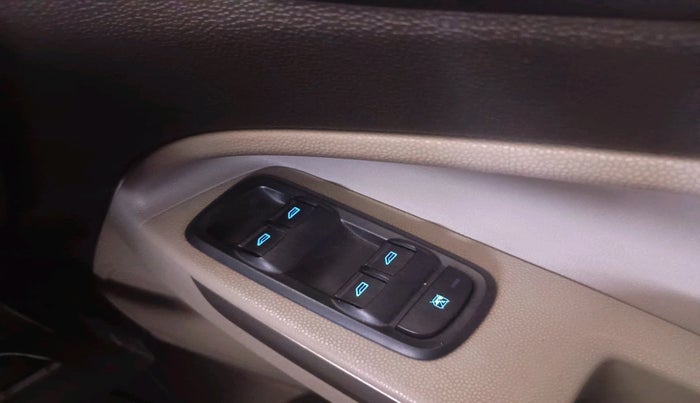 2015 Ford Ecosport TITANIUM 1.5L DIESEL, Diesel, Manual, 1,00,983 km, interior