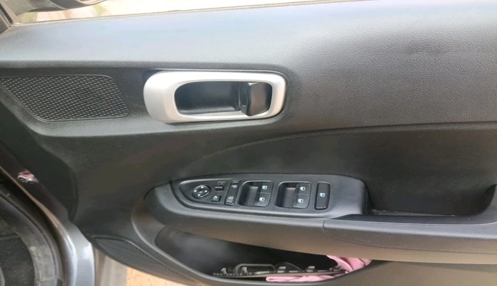 2021 Hyundai VENUE SX 1.5 CRDI, Diesel, Manual, 44,854 km, interior