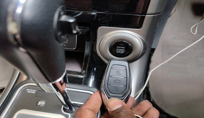 2019 Mahindra XUV500 W11 (O) AT, Diesel, Automatic, 1,11,639 km, interior