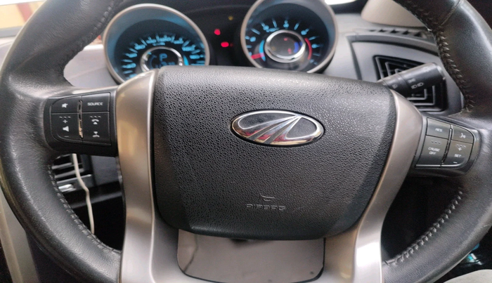 2019 Mahindra XUV500 W11 (O) AT, Diesel, Automatic, 1,11,639 km, interior