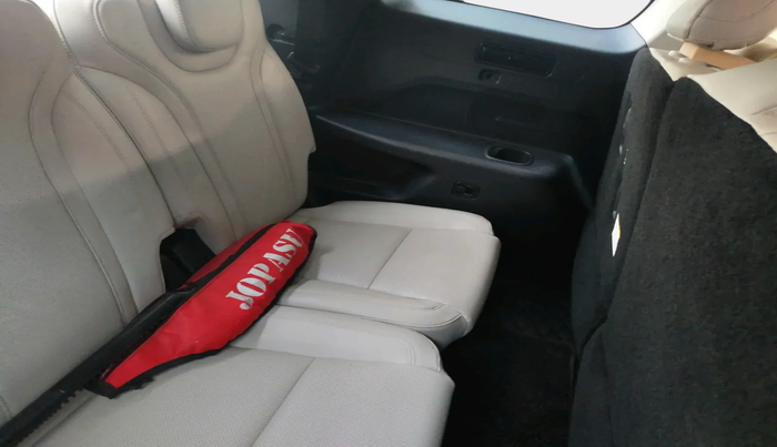 2021 Mahindra XUV700 AX 7 P MT 7 STR, Petrol, Manual, 48,269 km, interior