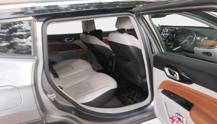 2021 Jeep Compass LIMITED (O) 2.0 DIESEL 4X4 AT, Diesel, Automatic, 1,16,150 km, interior