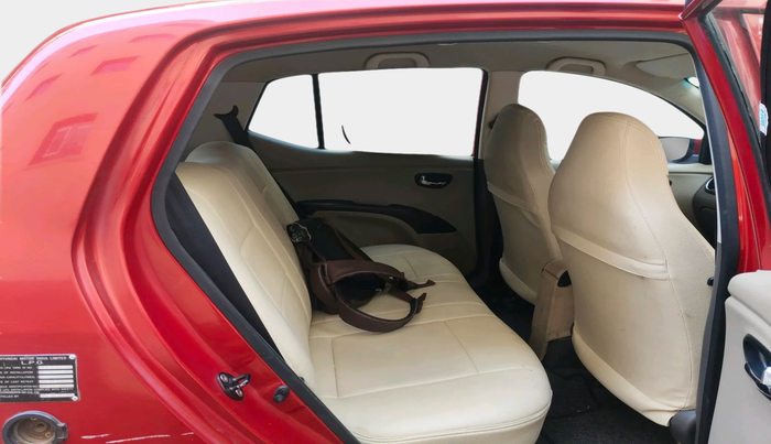 2012 Hyundai i10 MAGNA 1.1 LPG, Petrol, Manual, 1,04,509 km, interior