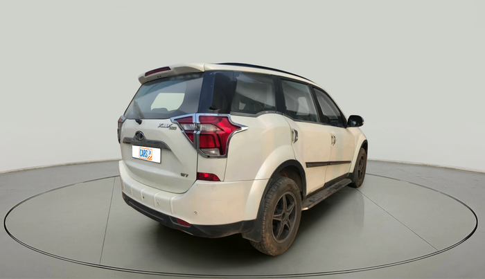 2020 Mahindra XUV500 W7, Diesel, Manual, 1,01,281 km, exterior