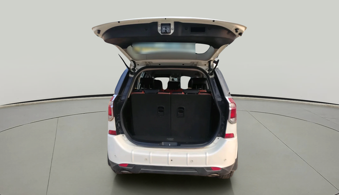 2020 Mahindra XUV500 W7, Diesel, Manual, 1,01,281 km, exterior