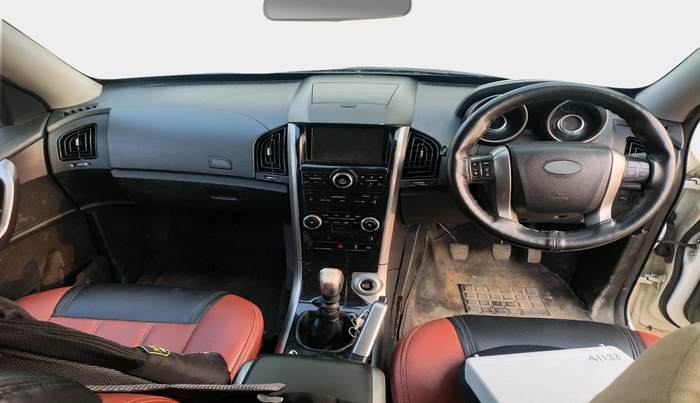2020 Mahindra XUV500 W7, Diesel, Manual, 1,01,281 km, interior