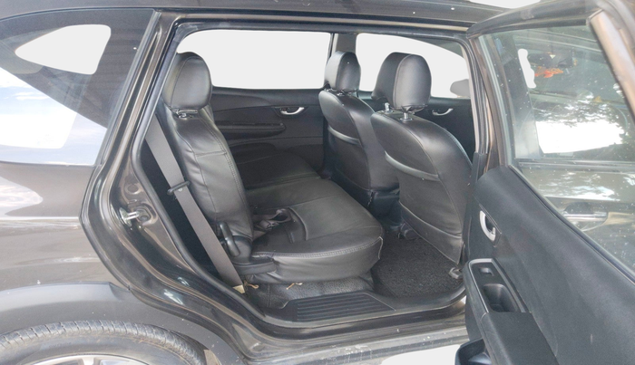 2017 Honda BR-V 1.5L I- DTEC V, Diesel, Manual, 1,26,903 km, interior