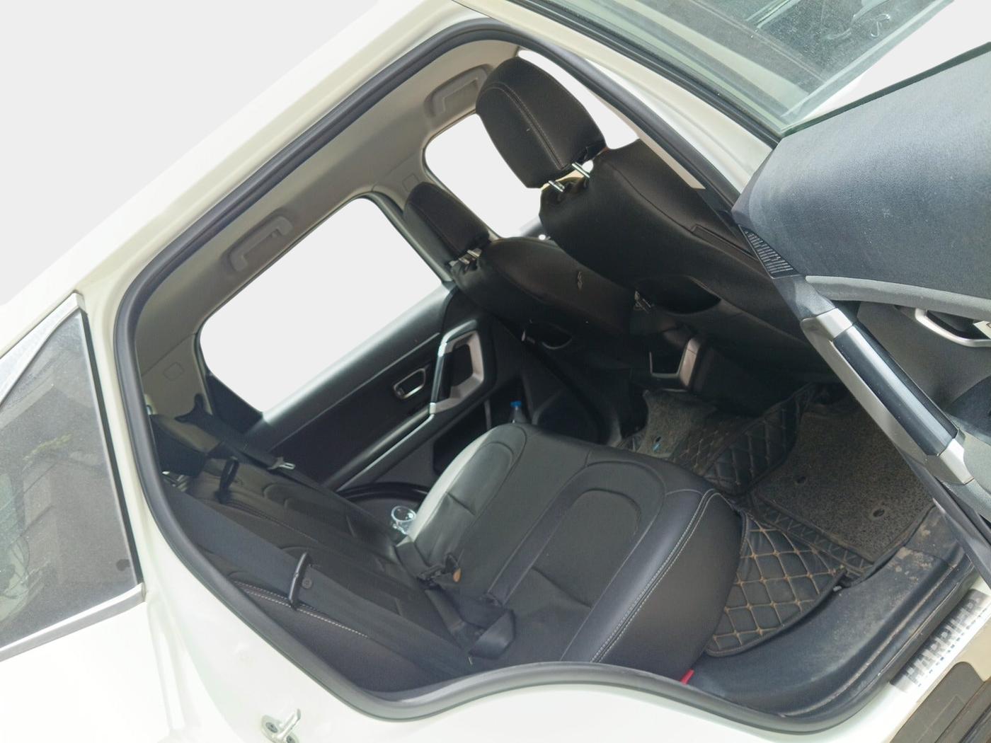 2019 Tata Harrier XT 2.0L KRYOTEC, Diesel, Manual, 90,909 km, interior