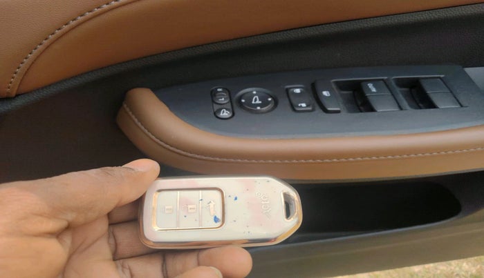 2024 Honda ELEVATE ZX CVT Dual Tone, Petrol, Automatic, 20,786 km, interior