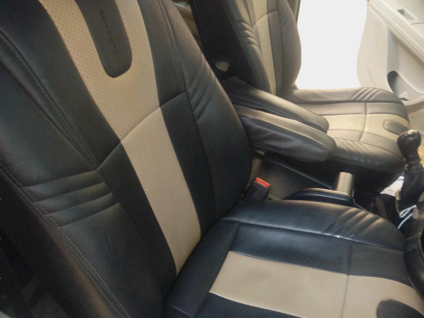 2019 Mahindra MARAZZO M6 8 STR, Diesel, Manual, 97,172 km, interior