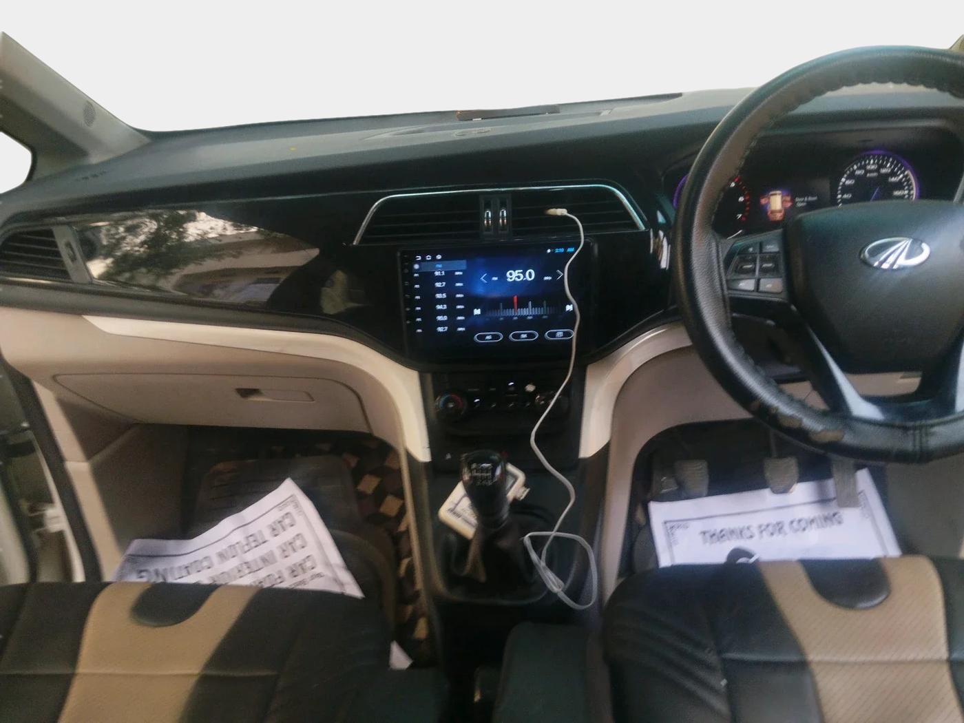 2019 Mahindra MARAZZO M6 8 STR, Diesel, Manual, 97,172 km, interior