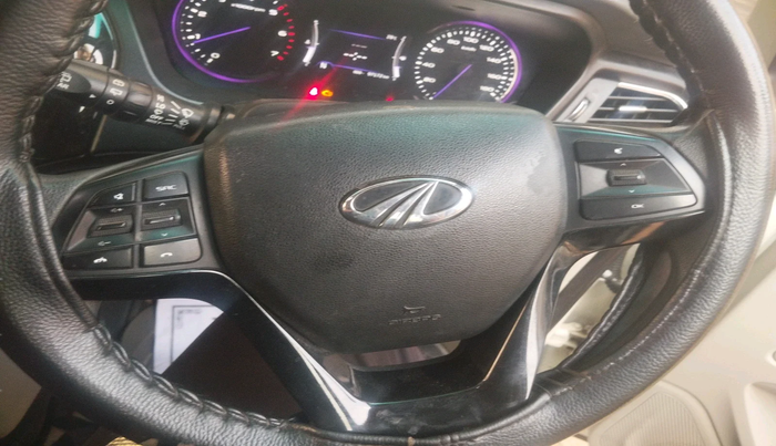 2019 Mahindra MARAZZO M6 8 STR, Diesel, Manual, 97,172 km, interior