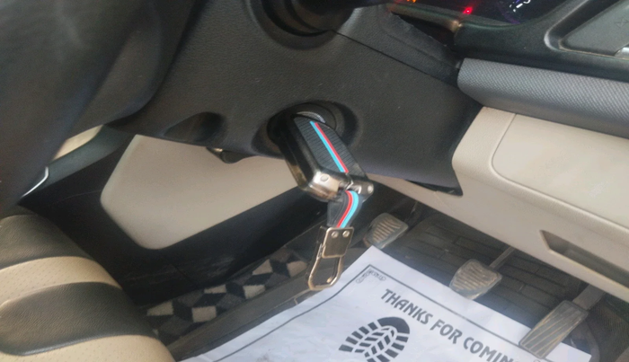 2019 Mahindra MARAZZO M6 8 STR, Diesel, Manual, 97,172 km, interior