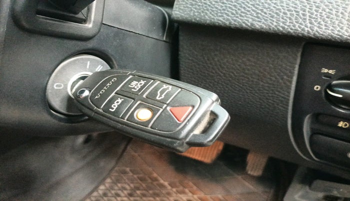 2011 Volvo XC 90 D5 AWD, Diesel, Automatic, 1,20,289 km, interior