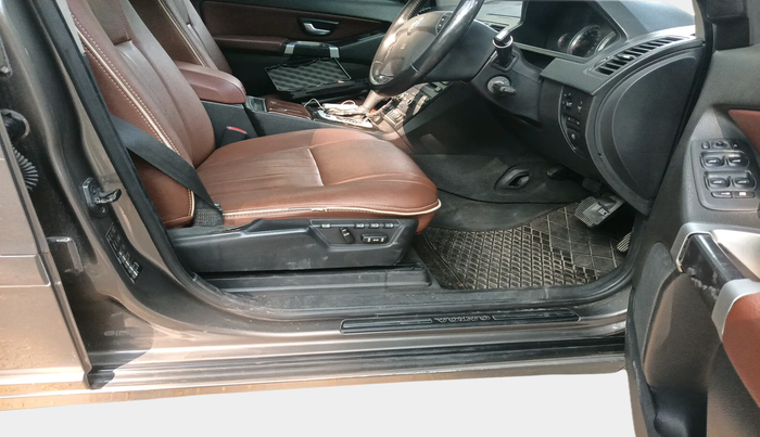 2011 Volvo XC 90 D5 AWD, Diesel, Automatic, 1,20,289 km, interior